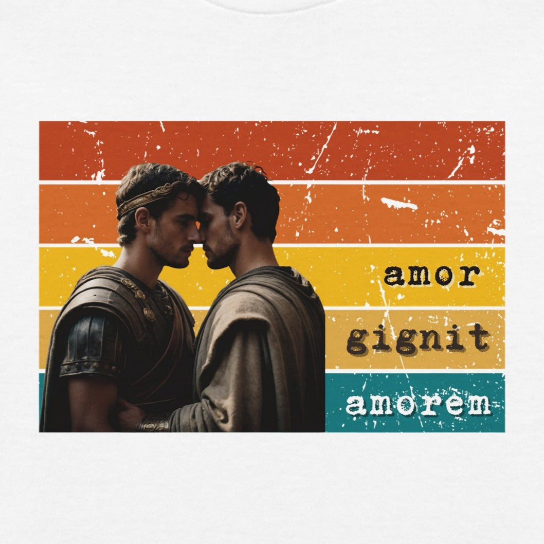T-shirt "Amor Gignit Amorem": Maglia Pride Antica Roma – Estetica Queer Vintage e Orgoglio LGBTQ+
